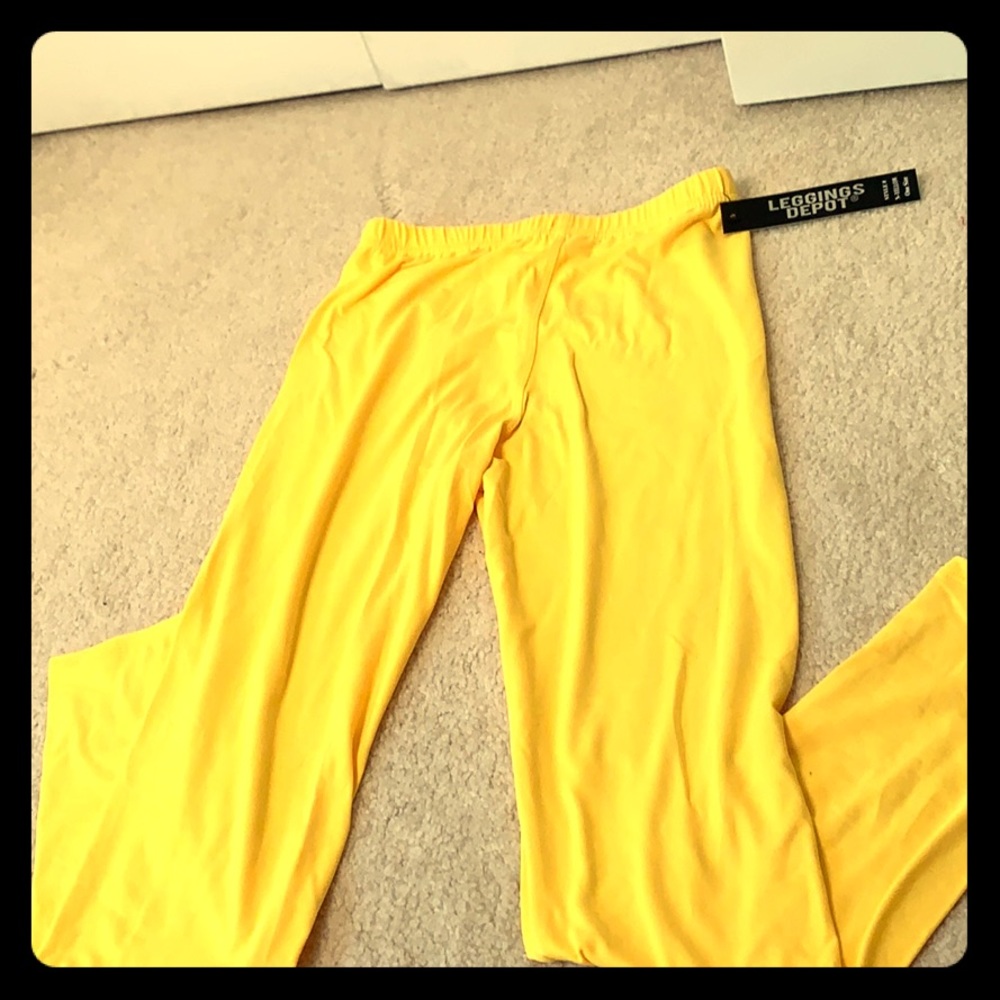 BRAND NEW!! NEVER WORN STATEMENT PIECE LEGGINGS!